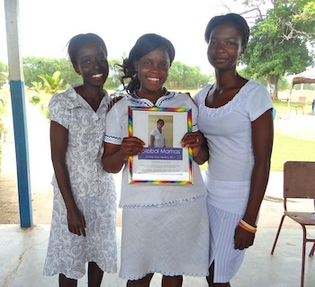 A health care professional from Planned Parenthood Association of Ghana providing screenings for interested producers in Cape Coast