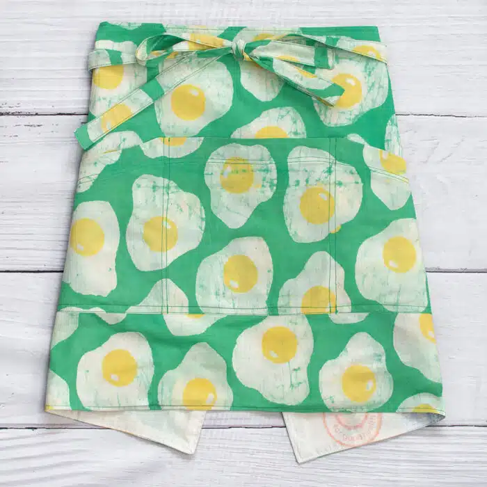 Apron Bistro: Eggs - Green-Organic