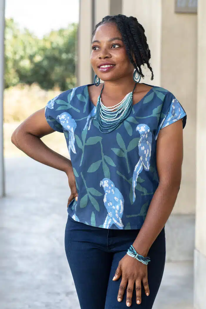 Boxy Blouse: Parrots - Spruce-Organic