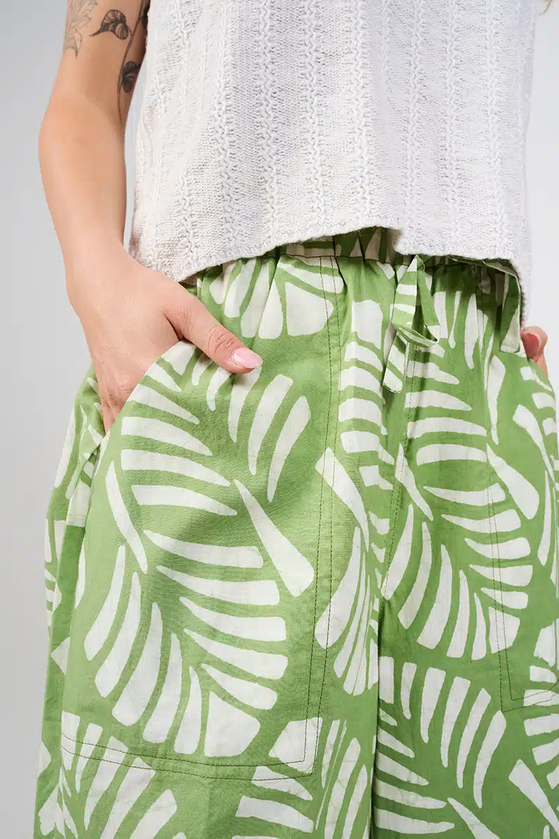 Trousers-Crop: Deco Leaf - Olive-Organic - Image 3