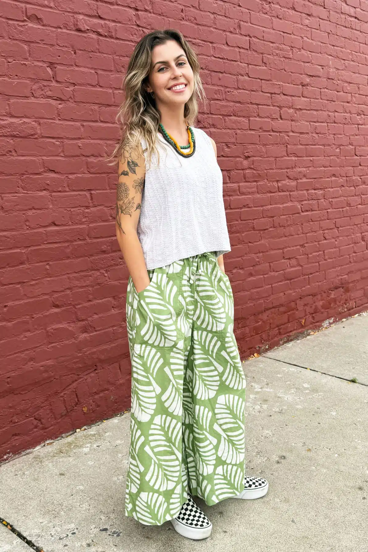 Trousers-Crop: Deco Leaf - Olive-Organic - Image 4