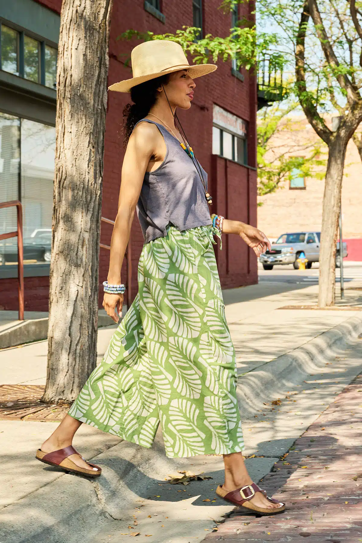Trousers-Crop: Deco Leaf - Olive-Organic - Image 5